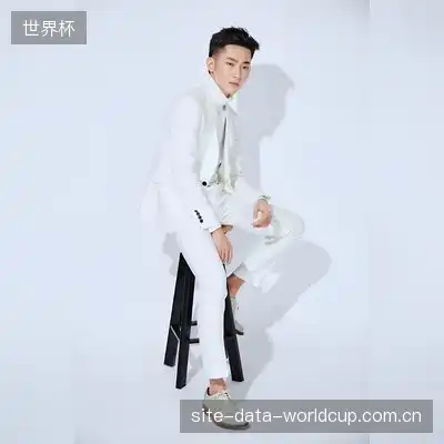 伏桦辰